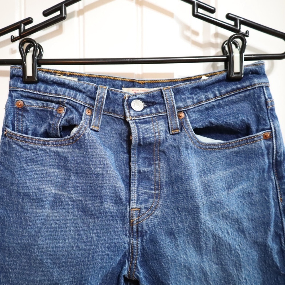 Levi’s Premium Wedgie Straight Fit Dark Wash Jeans Womens Size 26 - Picture 5 of 12
